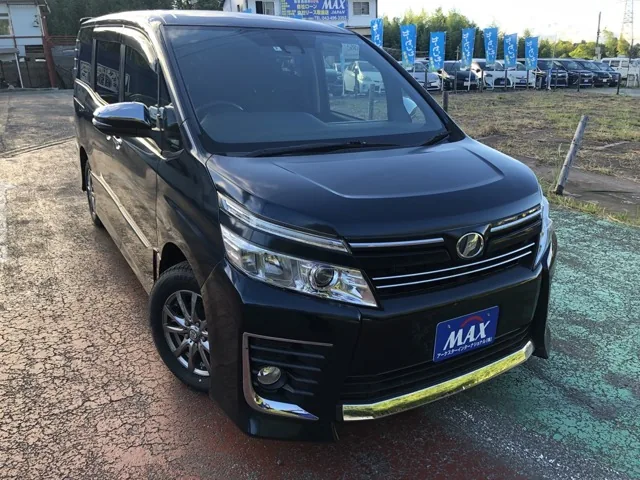 Toyota ヴォクシー 2.0ZS煌